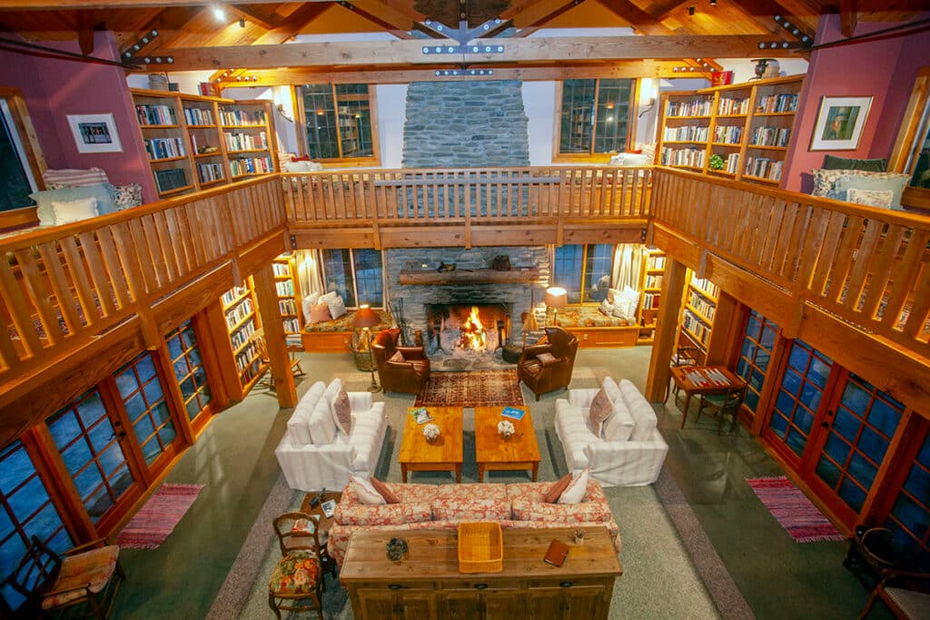 Living Areas at Holliday Lake House